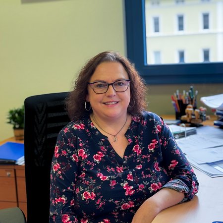 Silke Krippner, Integrationskurse und Finanzen